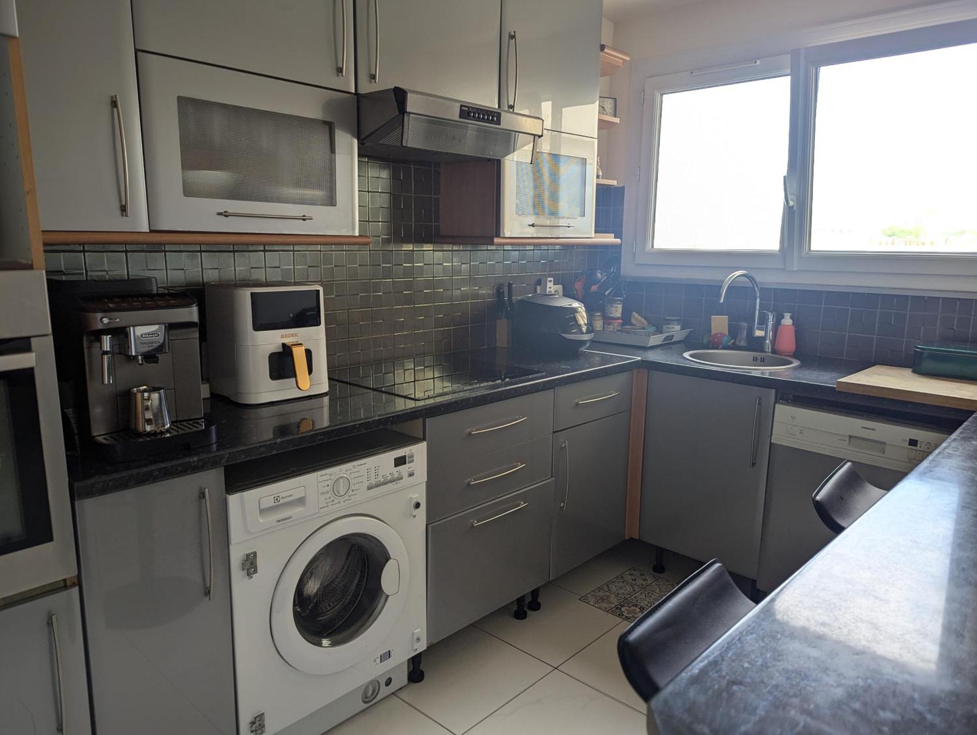 2 A Bercy - 2 In A Private In Bercy *